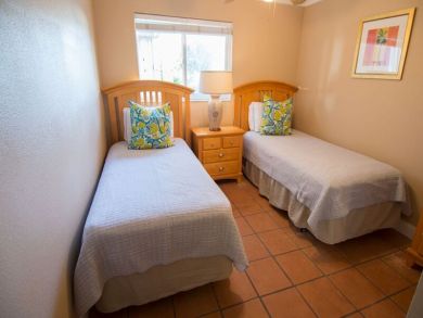 Bradenton Beach Vacation Condo Sleeps Six Guests
